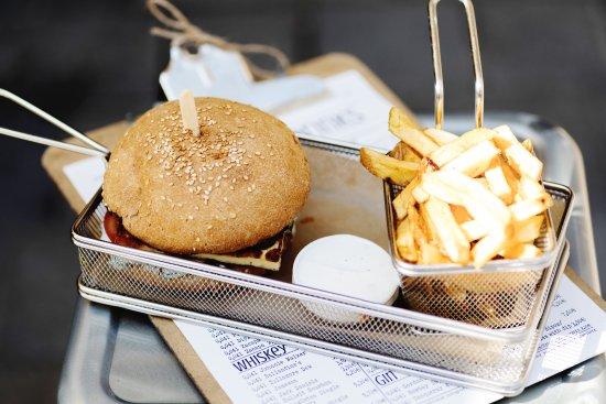 RE:FRESH Music Club & Restaurant